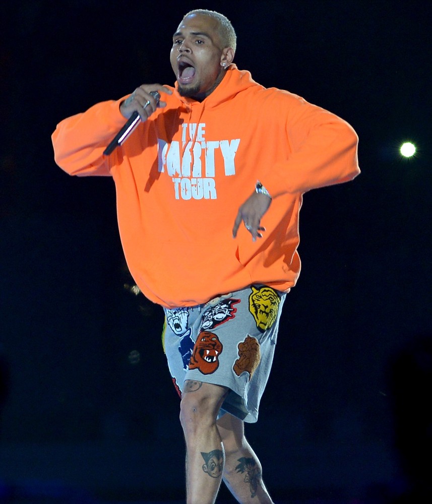 SPOTTED: Chris Brown Rocks Supreme Tracksuit & Sacai LDWaffle Sneakers –  PAUSE Online